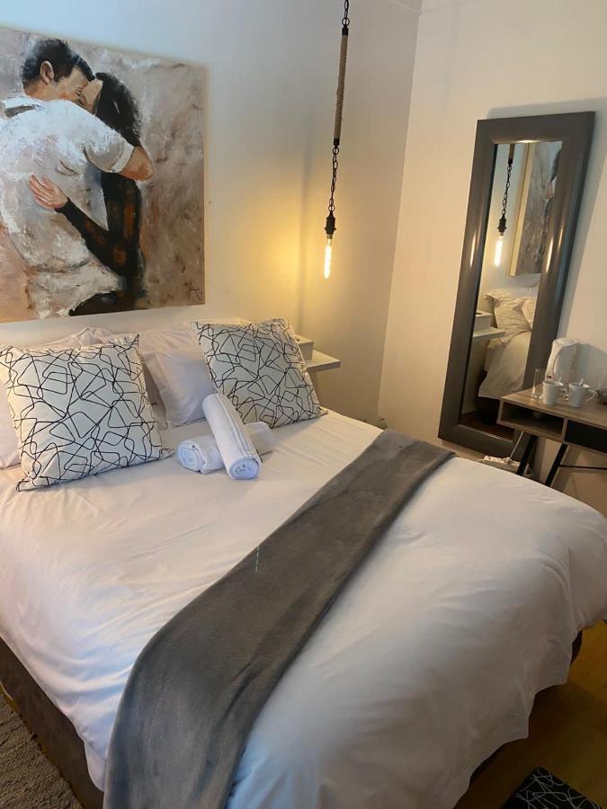 Luxury Upmarket Guesthouse 20 On 4Th Rustenburg Eksteriør billede