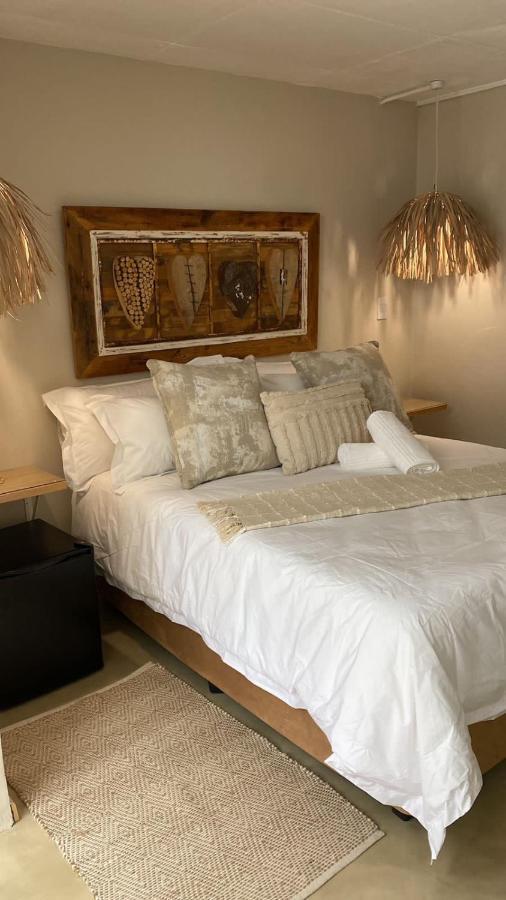 Luxury Upmarket Guesthouse 20 On 4Th Rustenburg Eksteriør billede