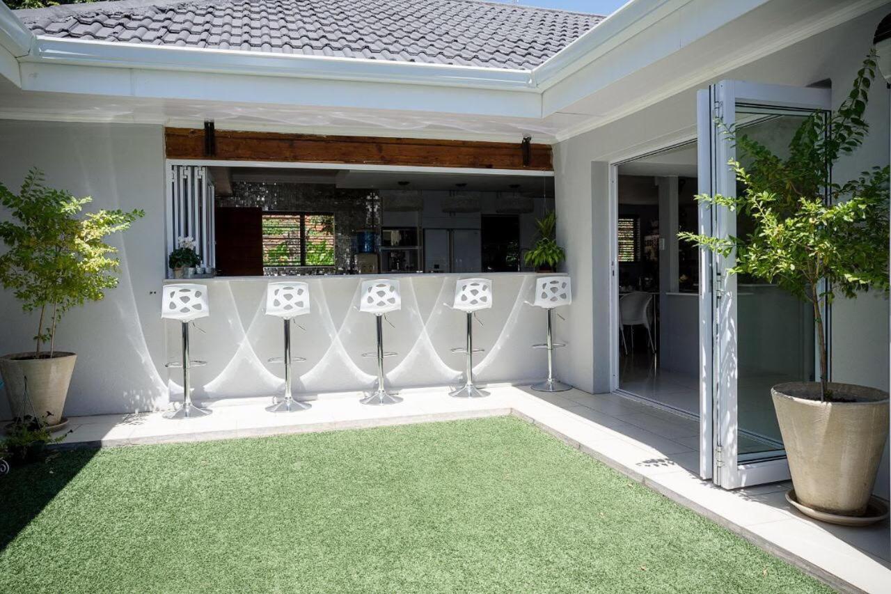 Luxury Upmarket Guesthouse 20 On 4Th Rustenburg Eksteriør billede