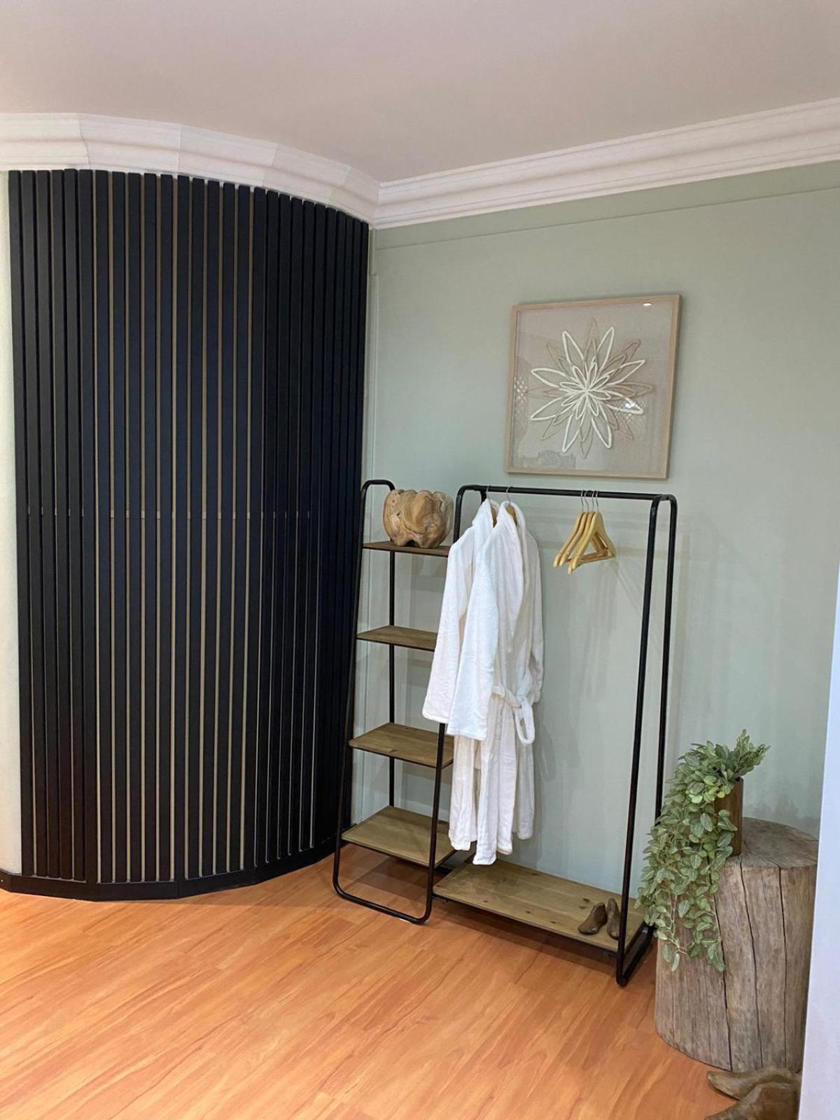 Luxury Upmarket Guesthouse 20 On 4Th Rustenburg Eksteriør billede
