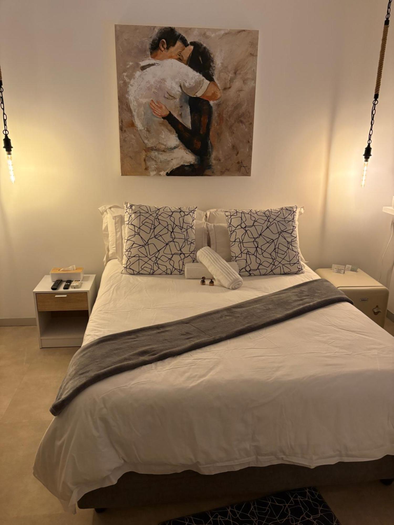 Luxury Upmarket Guesthouse 20 On 4Th Rustenburg Eksteriør billede
