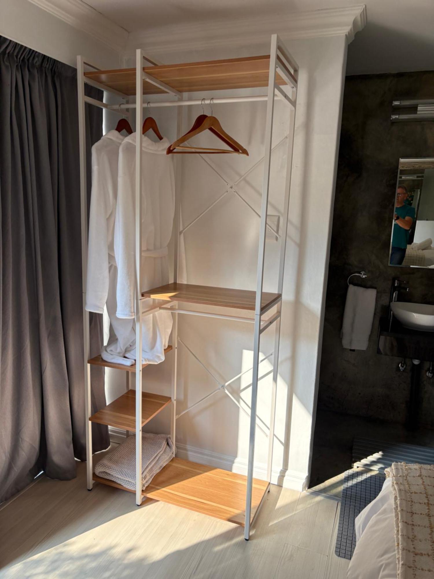 Luxury Upmarket Guesthouse 20 On 4Th Rustenburg Eksteriør billede