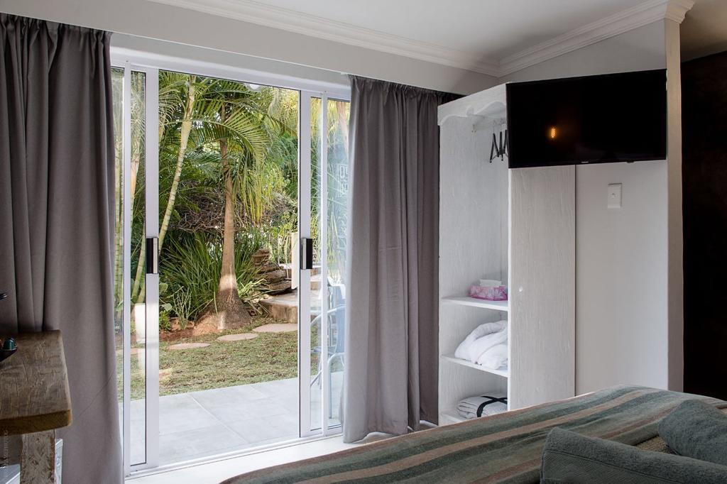 Luxury Upmarket Guesthouse 20 On 4Th Rustenburg Eksteriør billede